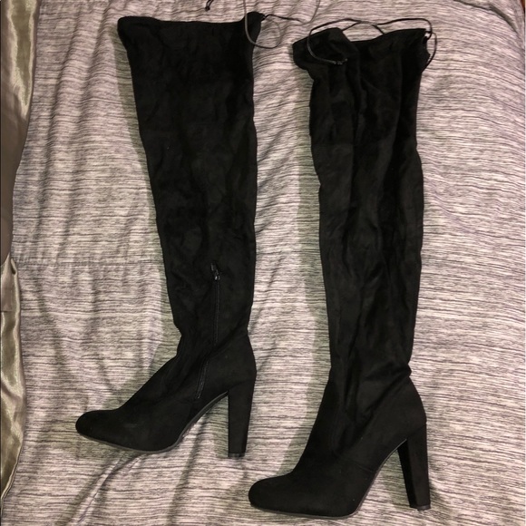Thigh high heeled boots 👢 - Picture 1 of 4
